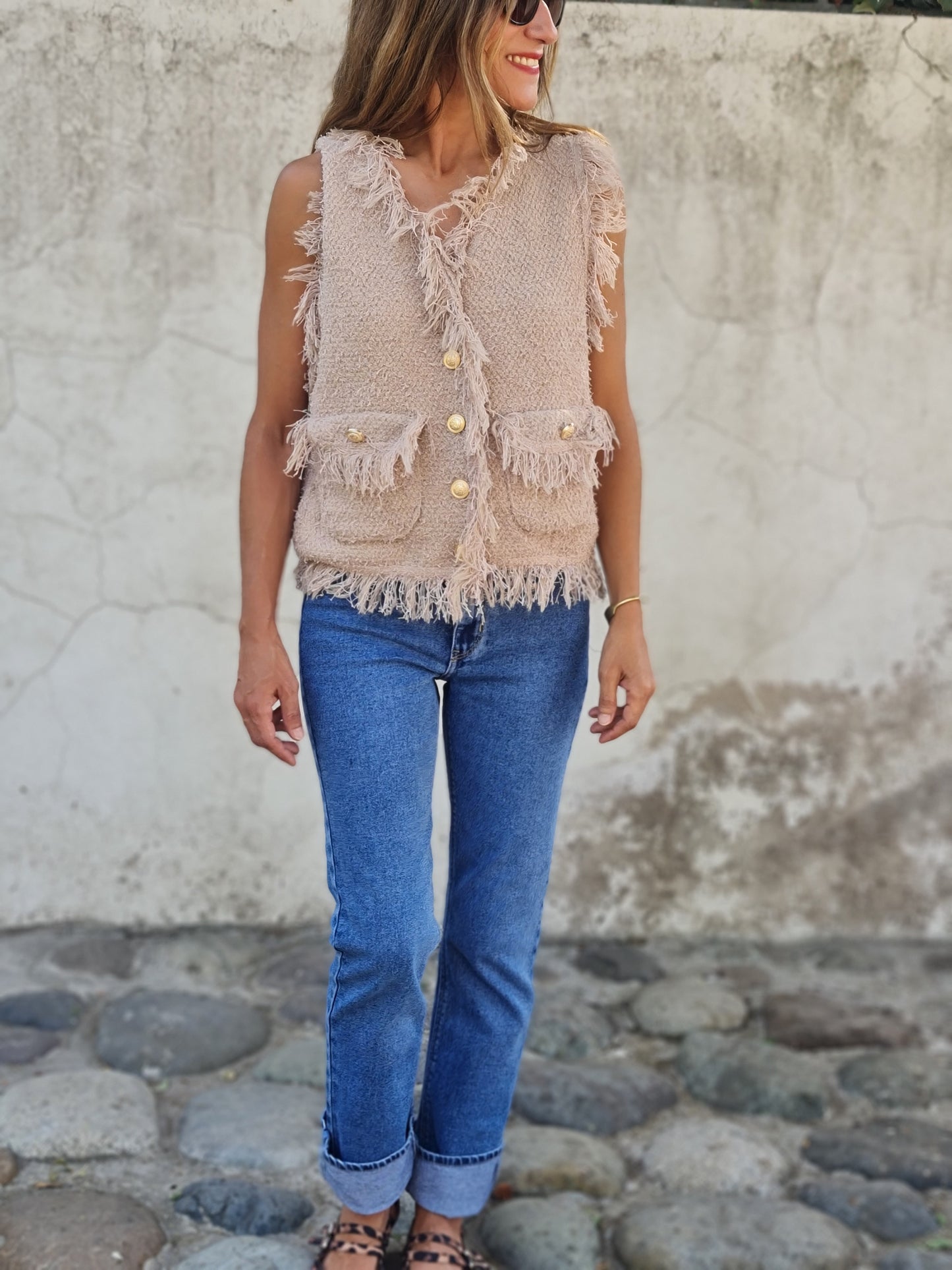 CHALECO FLECOS BEIGE.