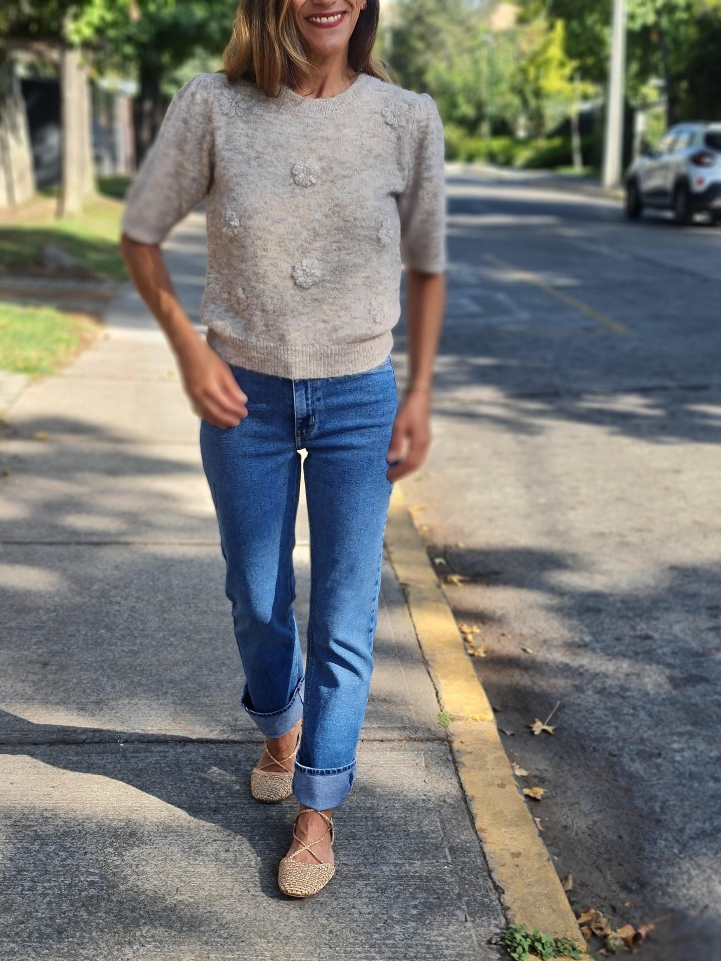 SWEATER FLORES TOSTADO JASPEADO. - Quemepongo