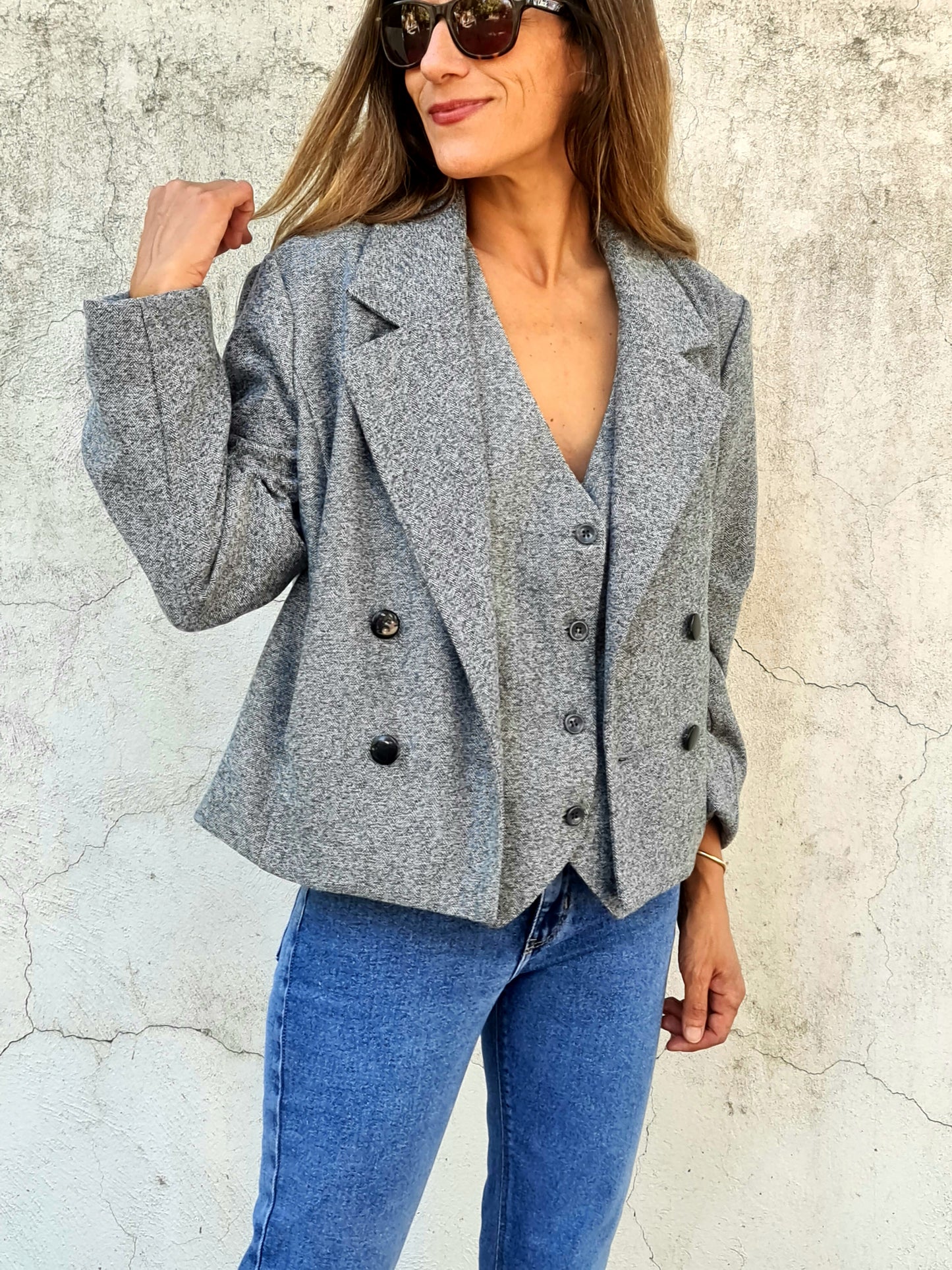 CHAQUETA ESPIGA GRIS.