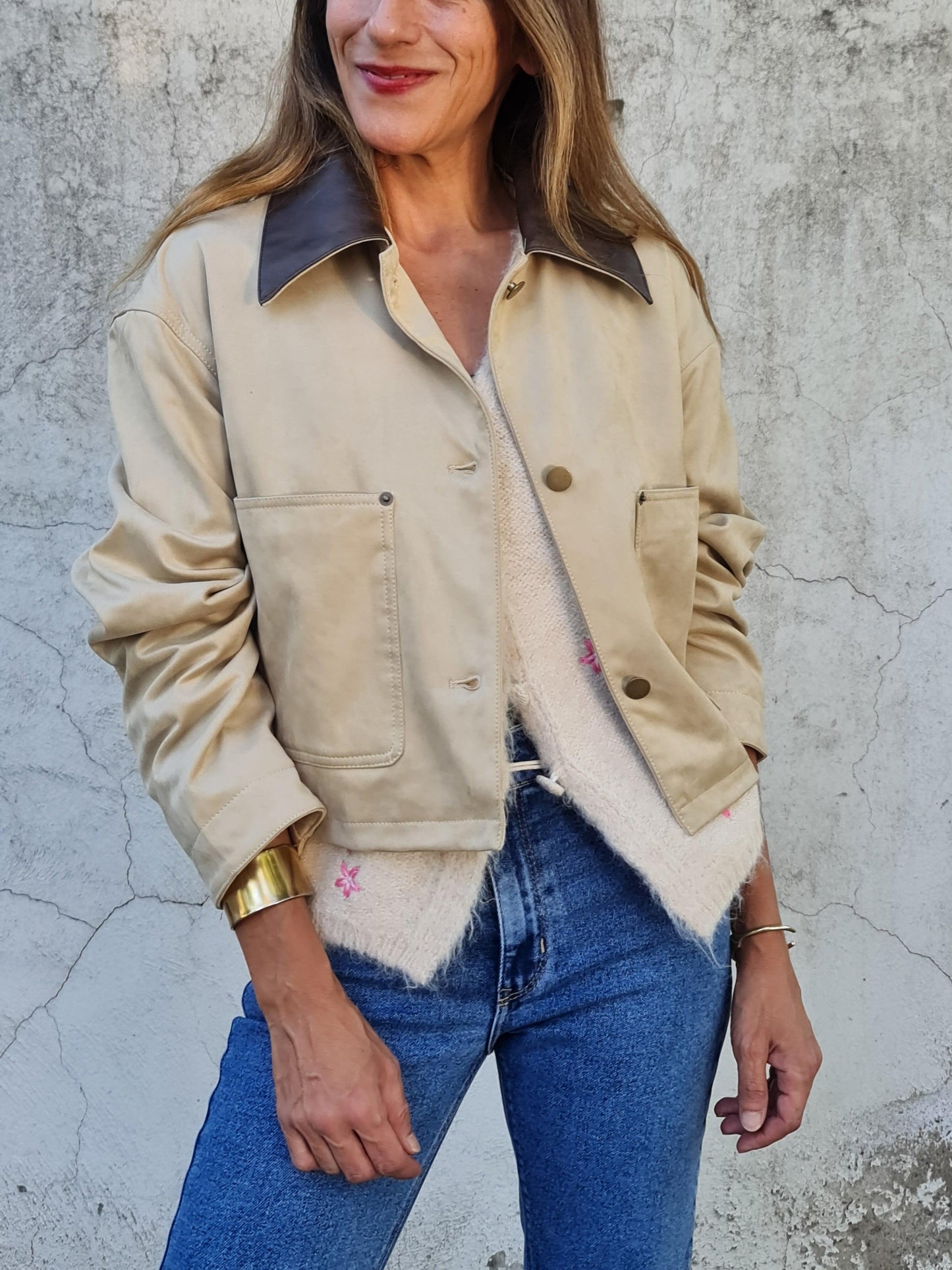 CHAQUETA GAMUZA BEIGE. - Quemepongo