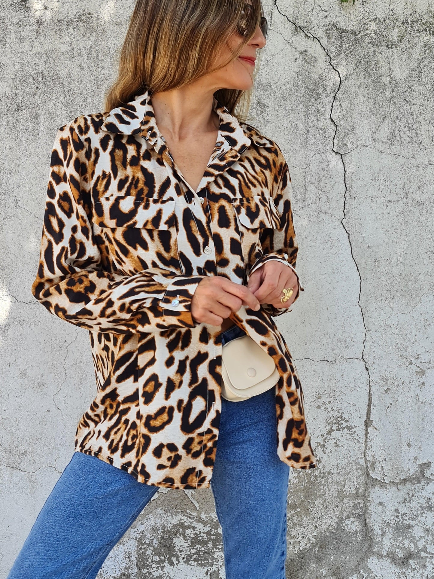 CAMISA PRINT BOLSILLOS. - Quemepongo