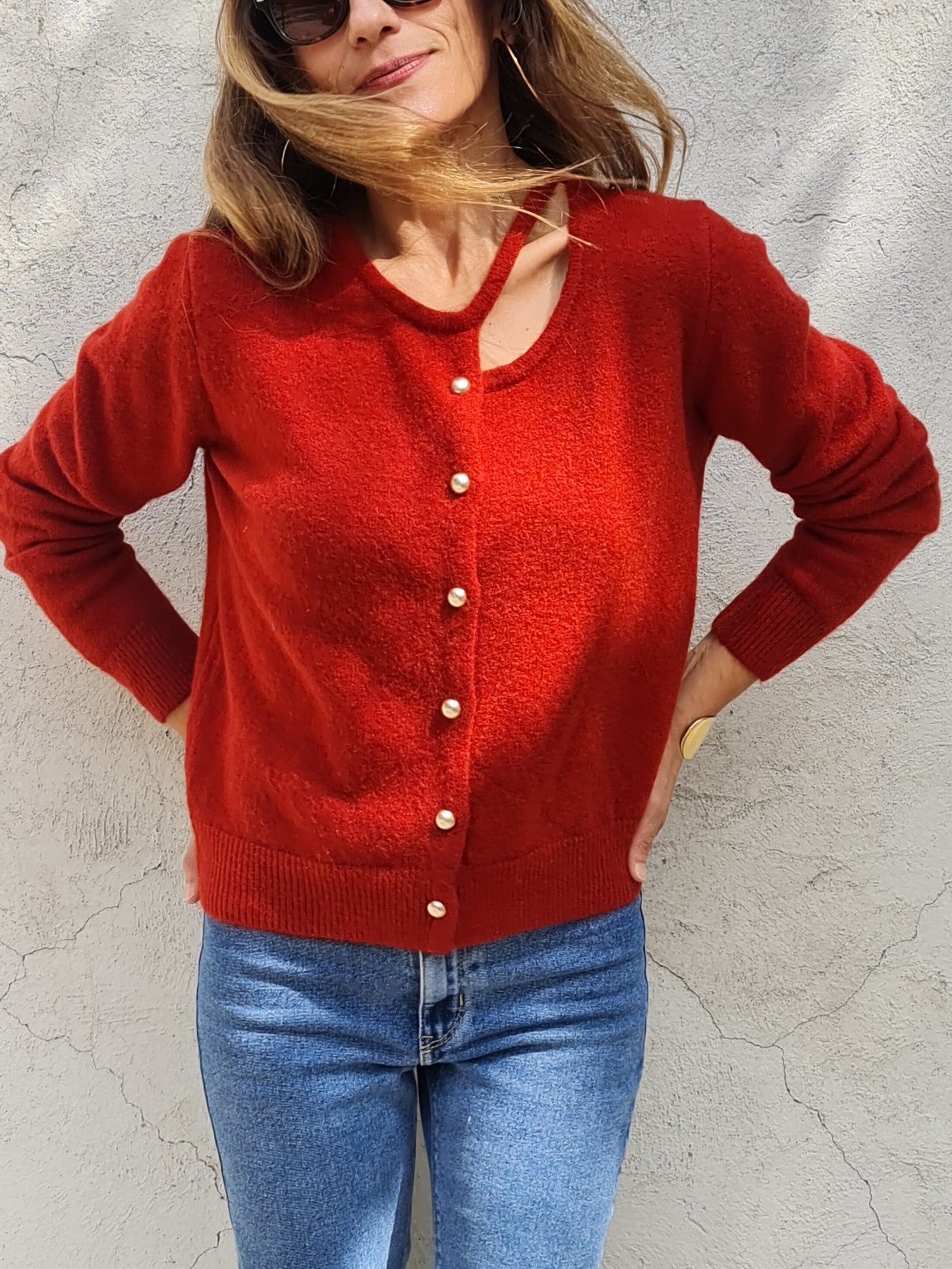 CHALECO DESIGUAL ROJO LADRILLO.