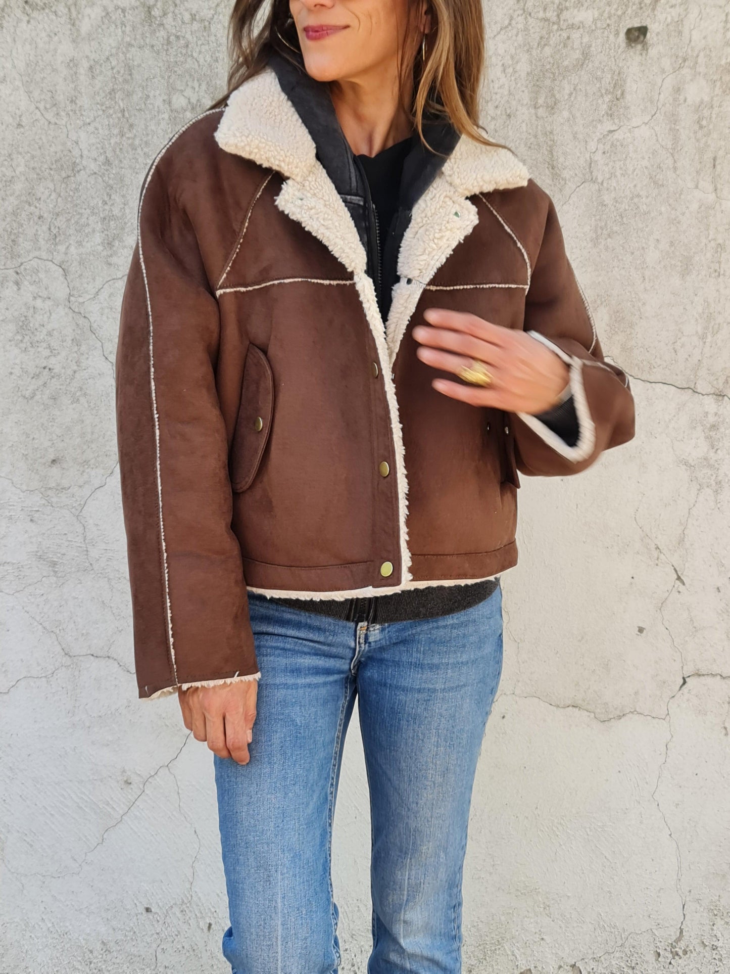 CHAQUETA NENA GAMUZA CHOCOLATE. - Quemepongo