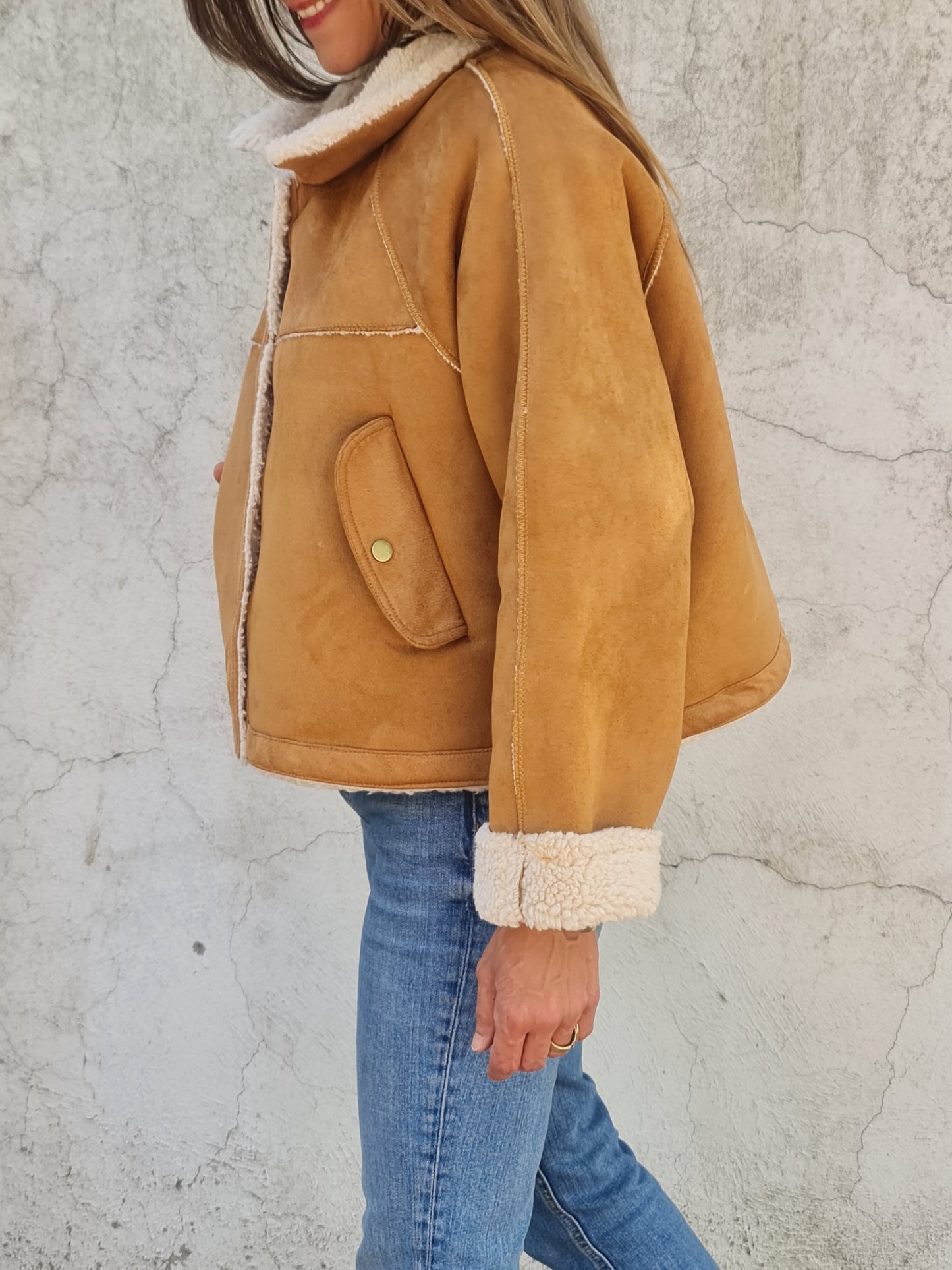 CHAQUETA NENA GAMUZA CAMEL.