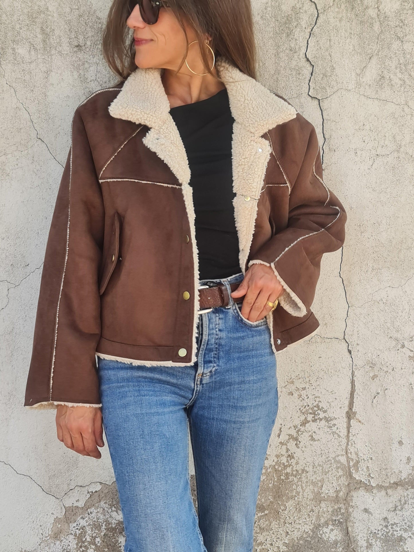 CHAQUETA NENA GAMUZA CHOCOLATE. - Quemepongo
