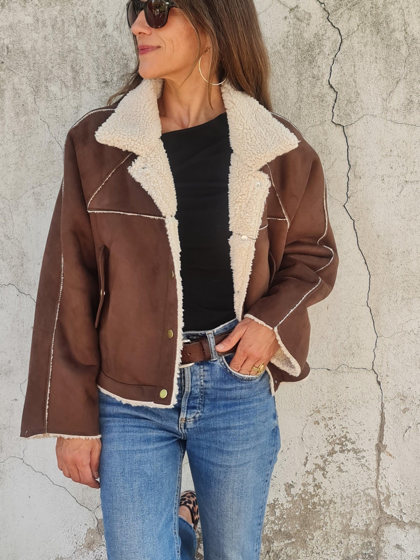 CHAQUETA NENA GAMUZA CHOCOLATE. - Quemepongo