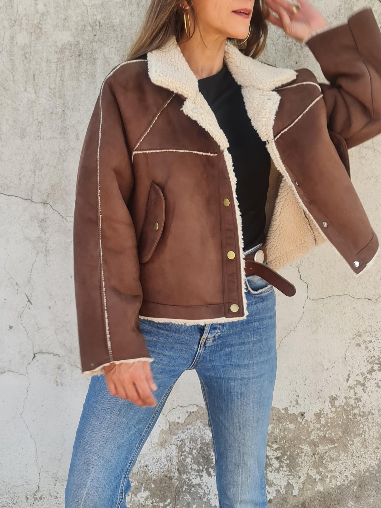CHAQUETA NENA GAMUZA CHOCOLATE. - Quemepongo