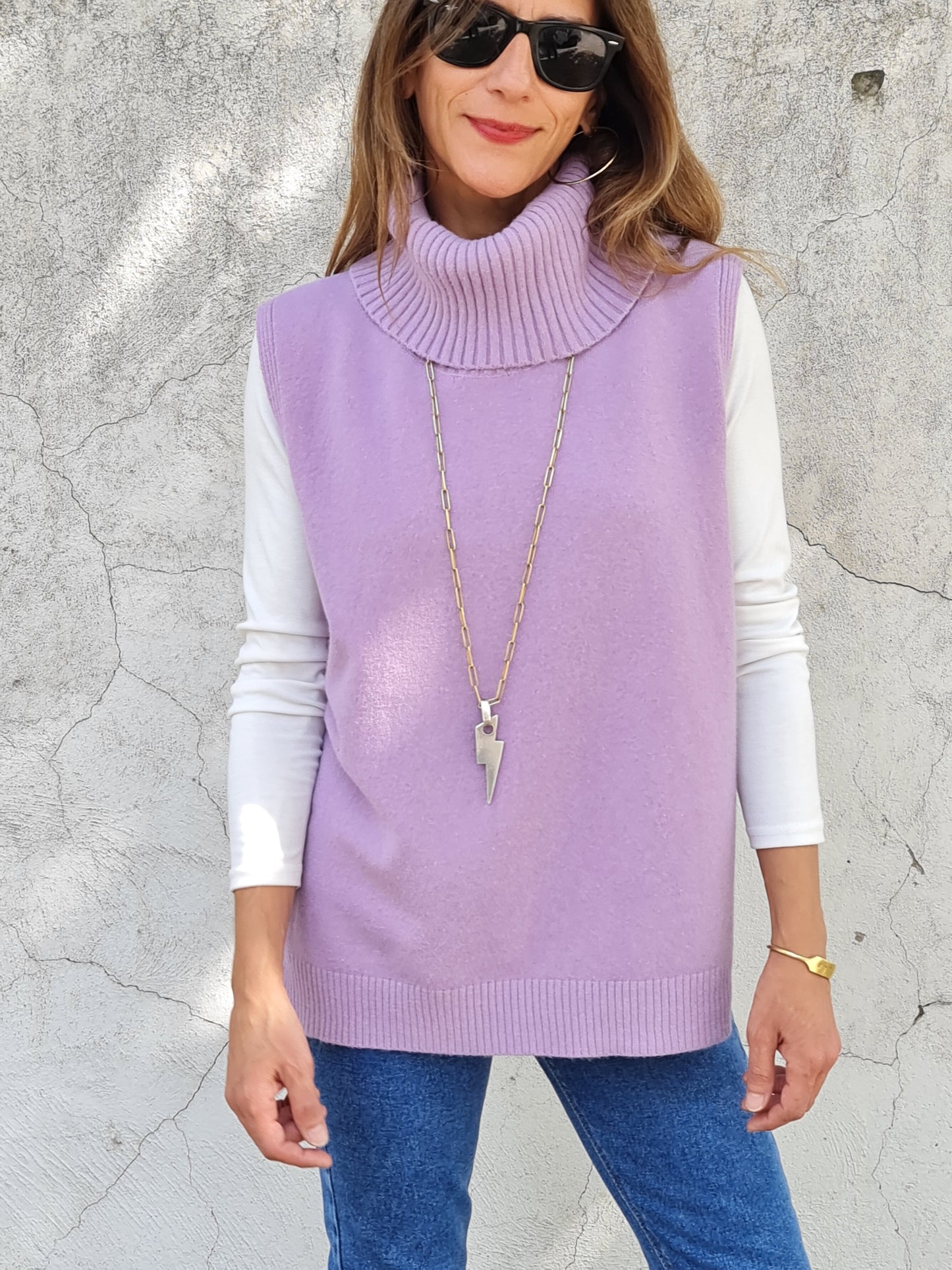 SWEATER CUELLO TORTUGA LILA.