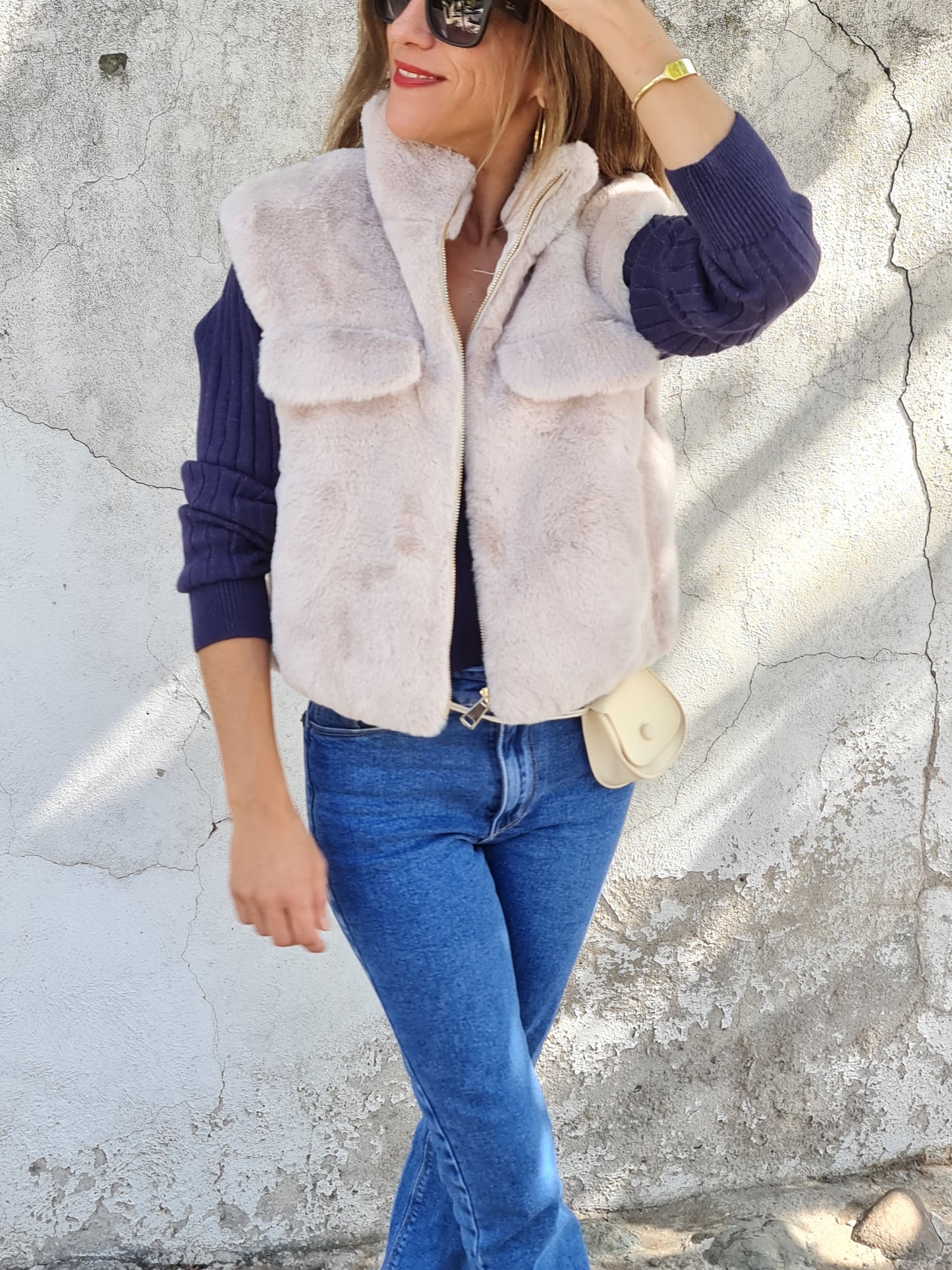 CHAQUETA PIEL SIN MANGAS CRUDO.