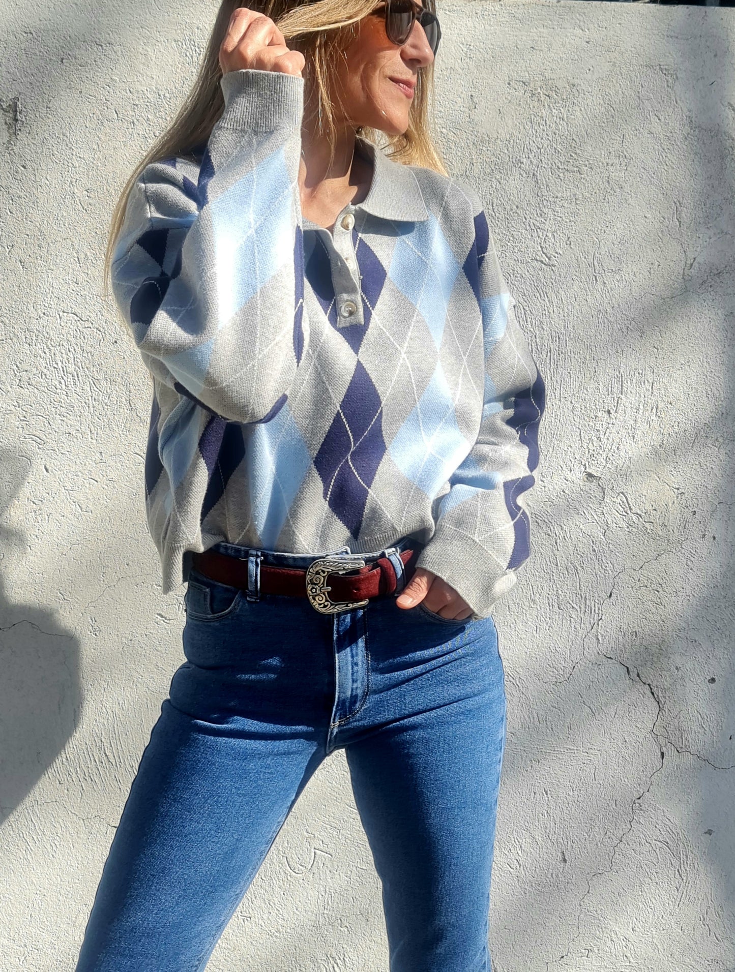 SWEATER ROMBO GRIS. - Quemepongo