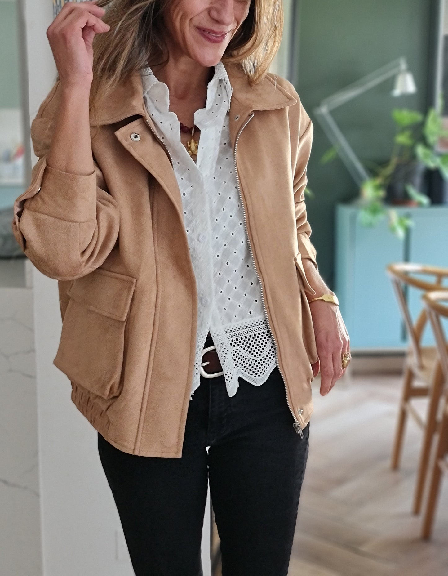 CHAQUETA GAMUZA CAMEL SUAVE.