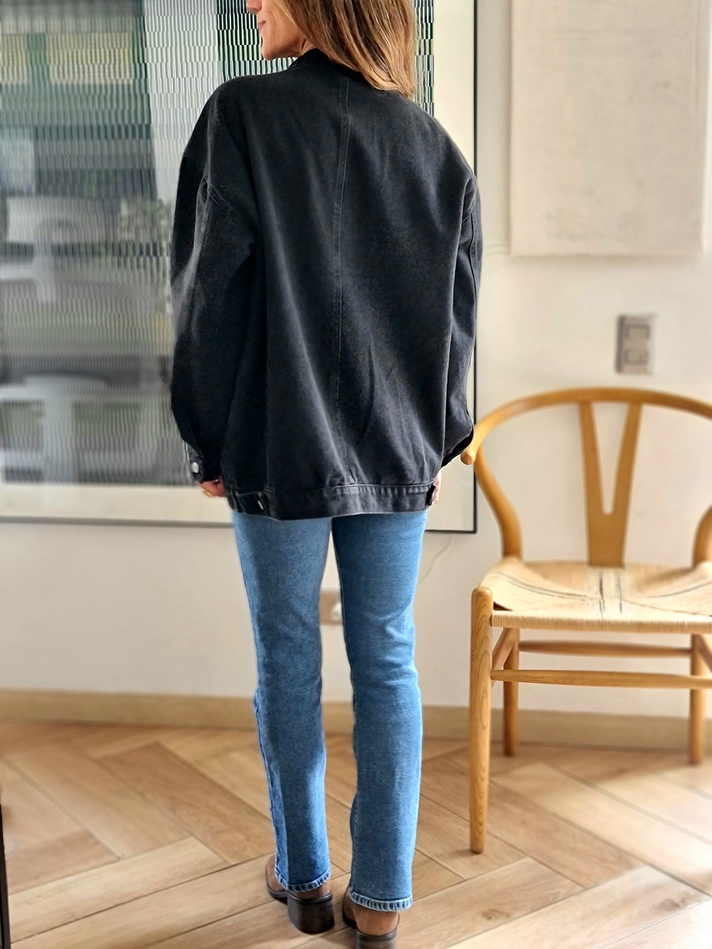 CHAQUETA DELIA JEANS NEGRA MEDIO.