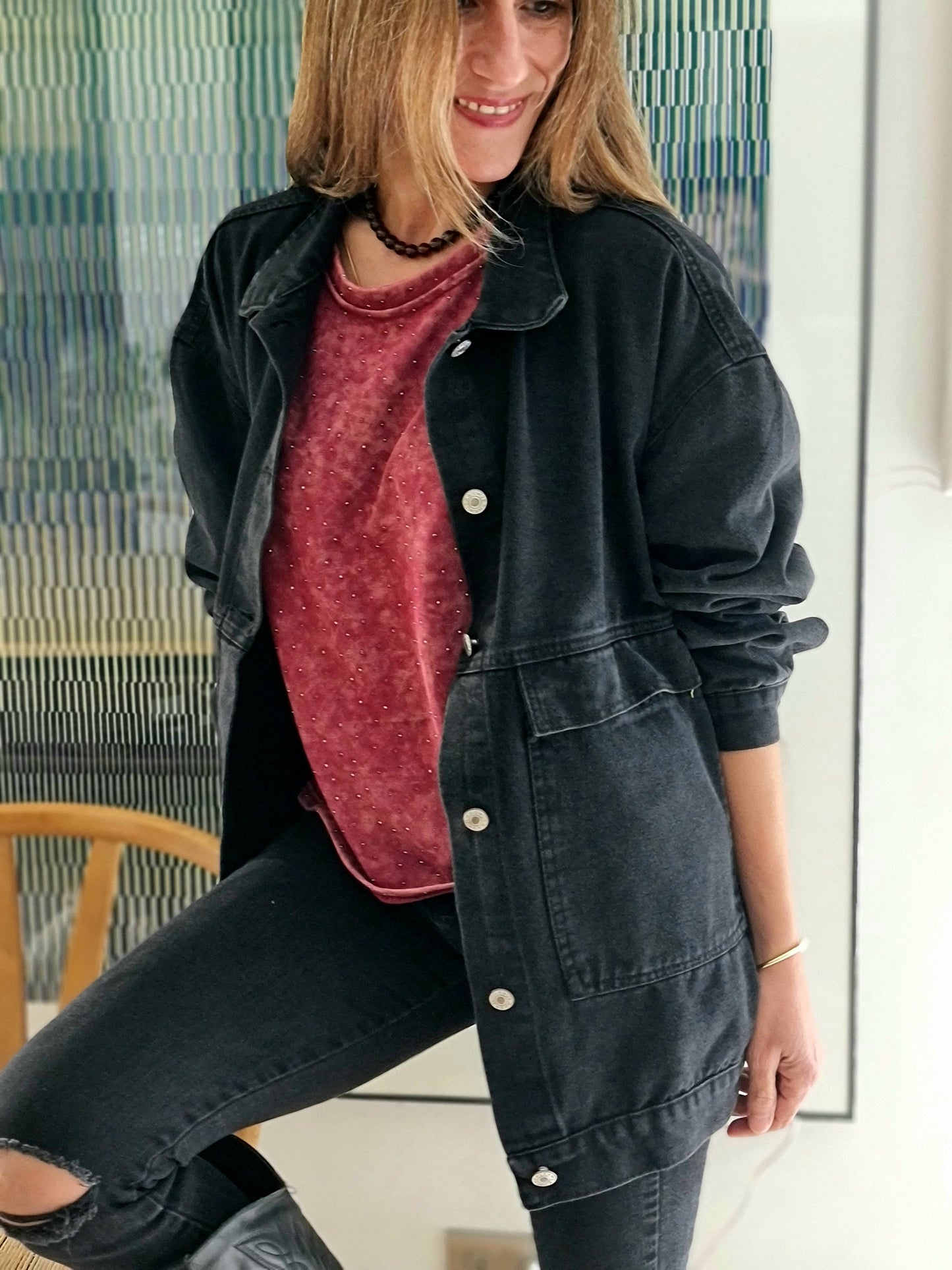 CHAQUETA DELIA JEANS NEGRA MEDIO.