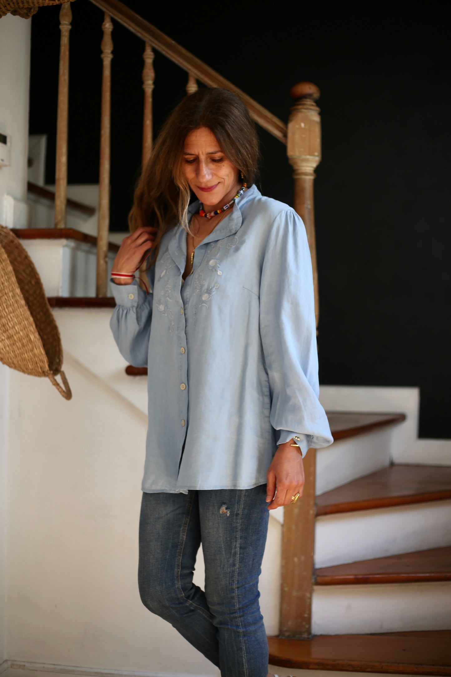 BLUSA JEANS BORDADA CELESTE -15% DCTO.