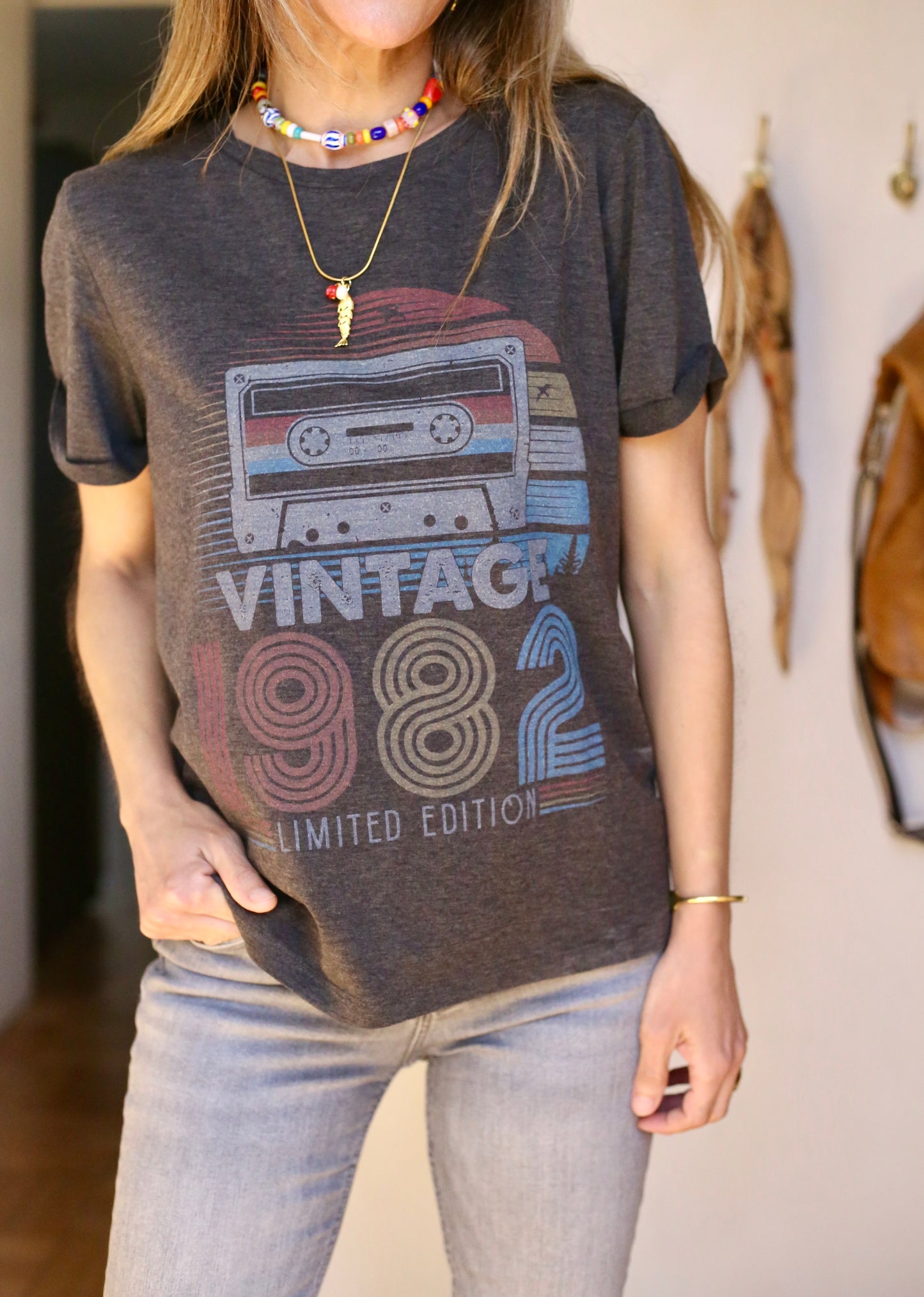 POLERA 1982 GRIS.