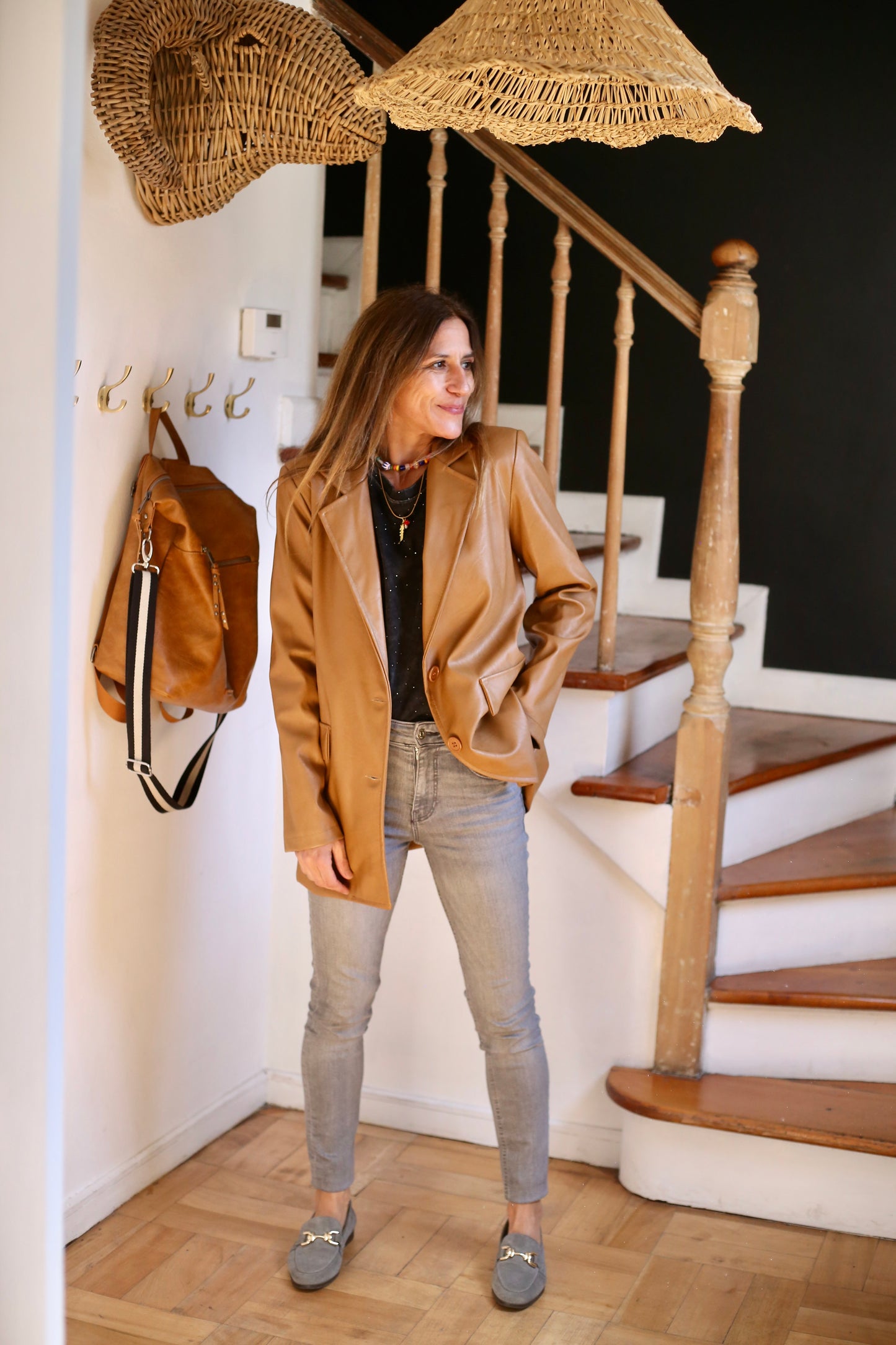 BLAZER ECO CUERO CAMEL -30% DE DCTO.