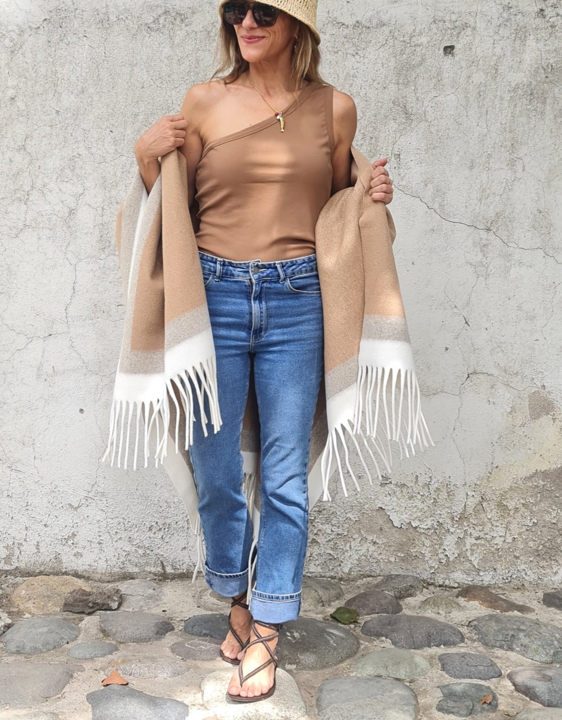 PONCHO ESTELA CAMEL -20% DCTO