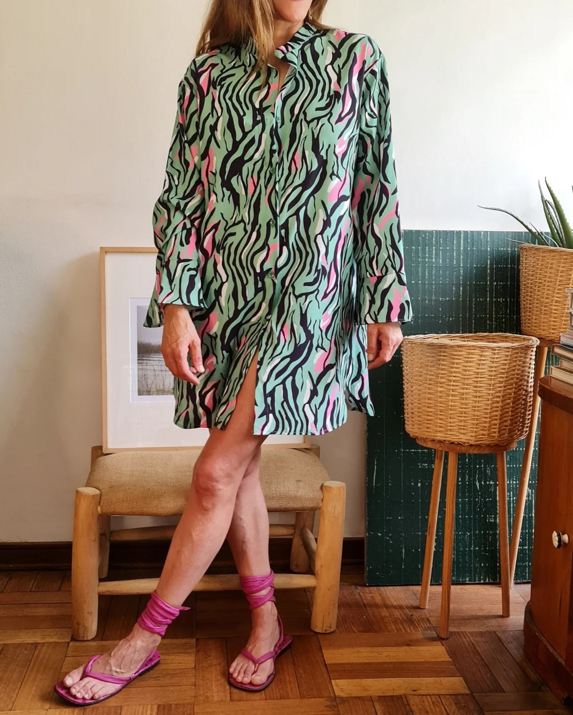 VESTIDO CAMISA PRINT VERDE/FUCSIA -40% DE DCTO.