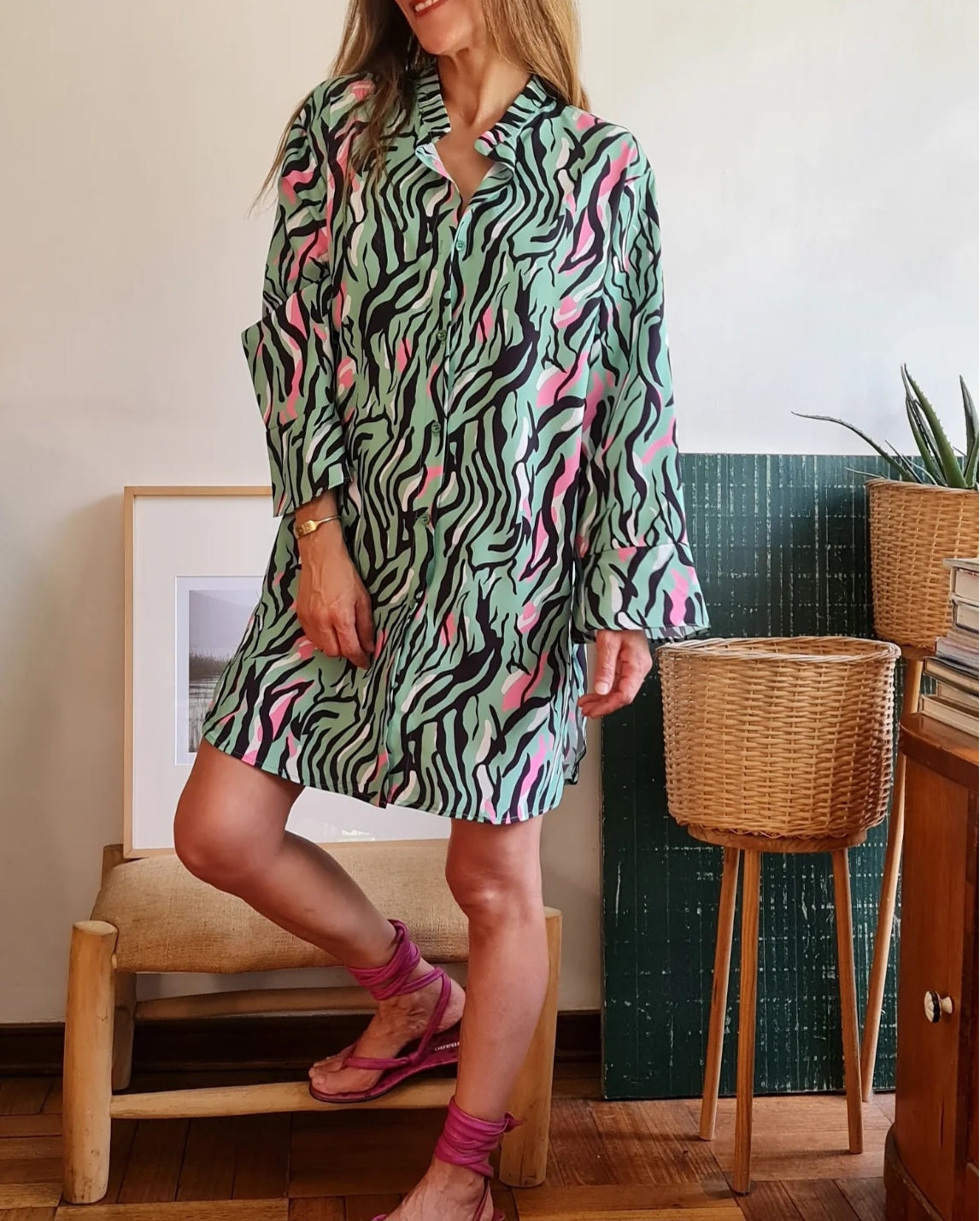 VESTIDO CAMISA PRINT VERDE/FUCSIA -40% DE DCTO.