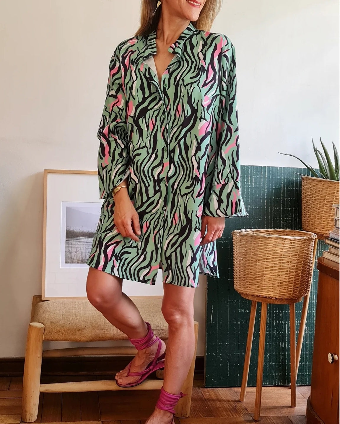 VESTIDO CAMISA PRINT VERDE/FUCSIA -40% DE DCTO.