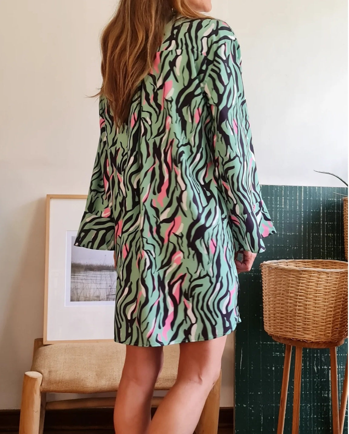 VESTIDO CAMISA PRINT VERDE/FUCSIA -40% DE DCTO.