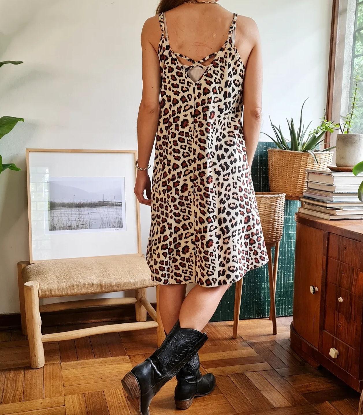 VESTIDO PRINT BEIGE -70% DE DCTO. - Quemepongo