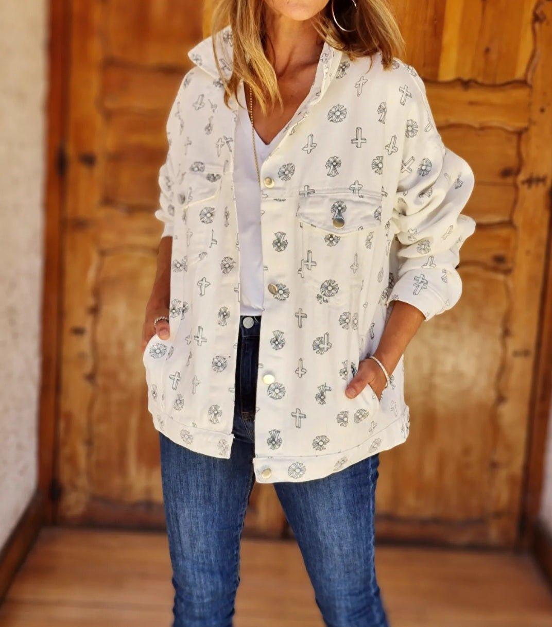 CHAQUETA JEANS CRUCES BLANCA -25% DE DCTO.. - Quemepongo