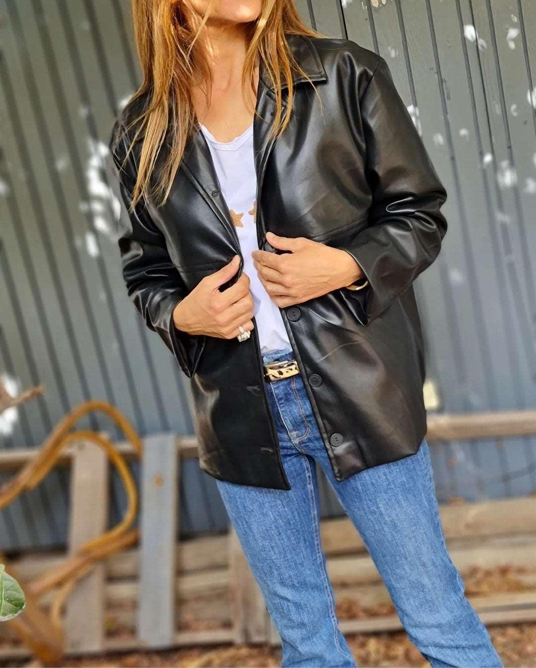 CHAQUETA ECO CUERO MOIRA NEGRA -25% DE DCTO. - Quemepongo