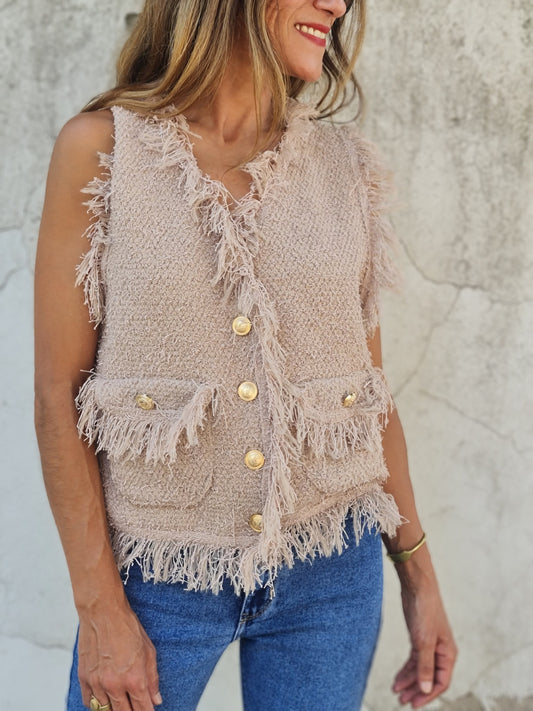 CHALECO FLECOS BEIGE.