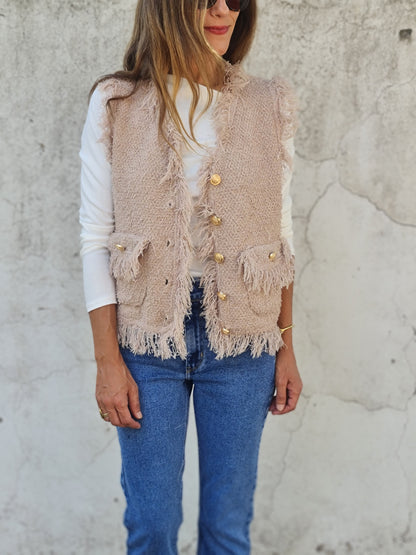 CHALECO FLECOS BEIGE.