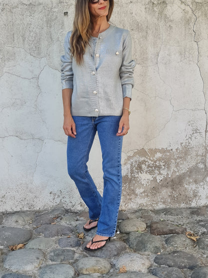 CHALECO METALIZADO GRIS/PLATEADO.
