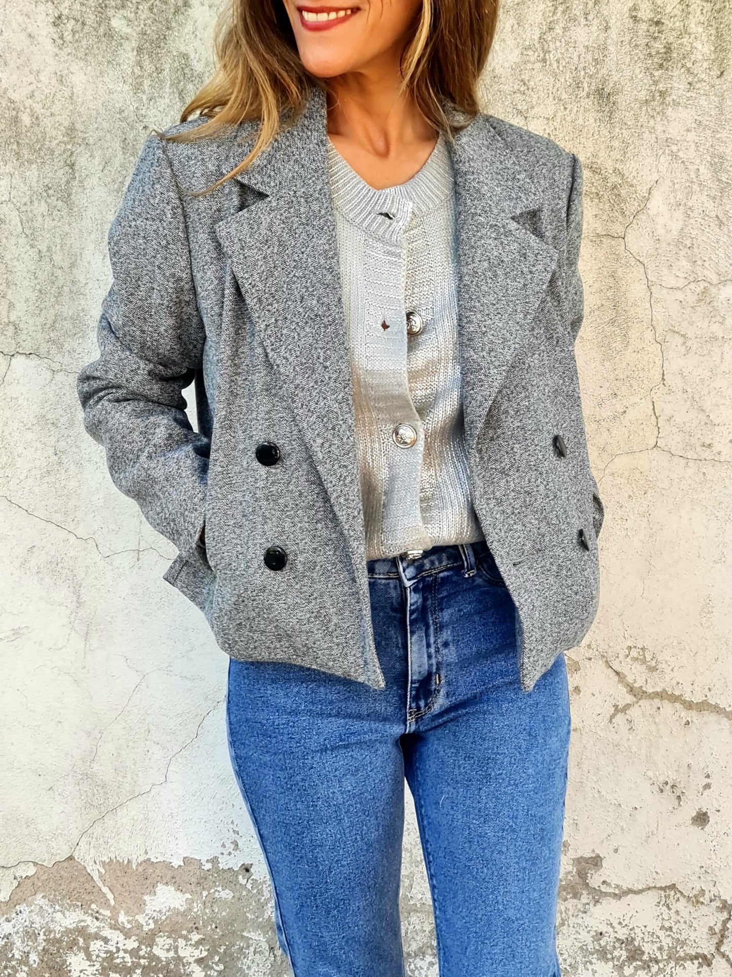 CHALECO METALIZADO GRIS/PLATEADO.