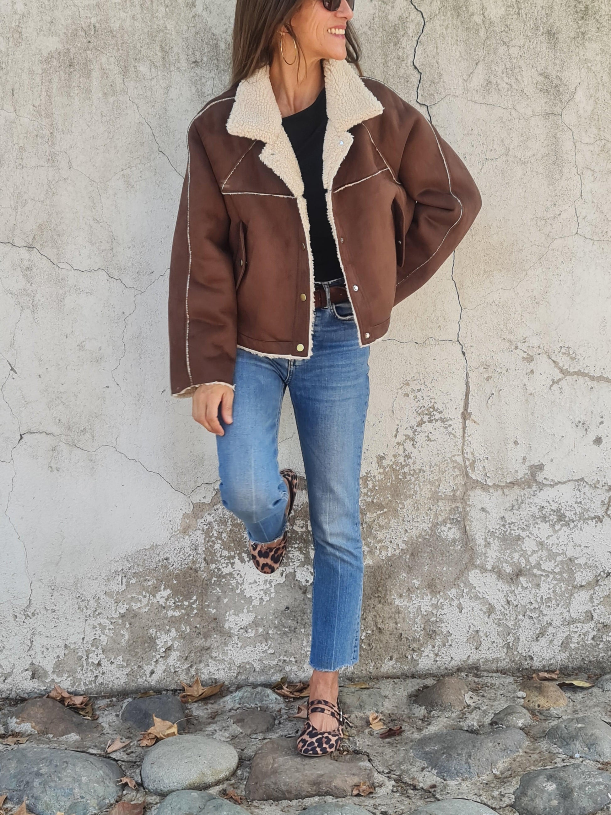 CHAQUETA NENA GAMUZA CHOCOLATE. - Quemepongo