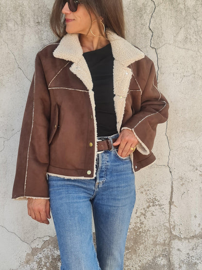 CHAQUETA NENA GAMUZA CHOCOLATE. - Quemepongo