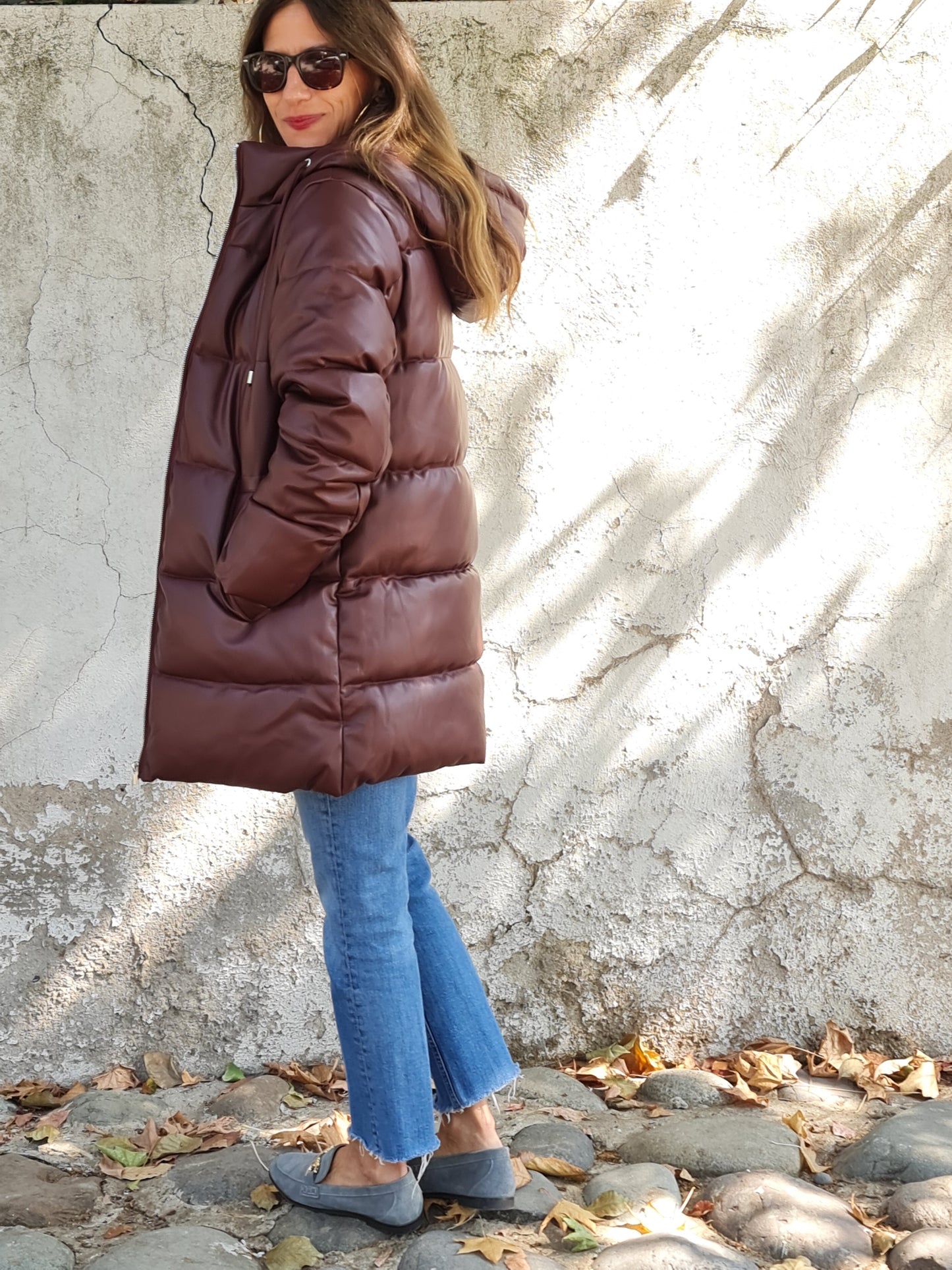 PARKA ECO CUERO BURDEO.