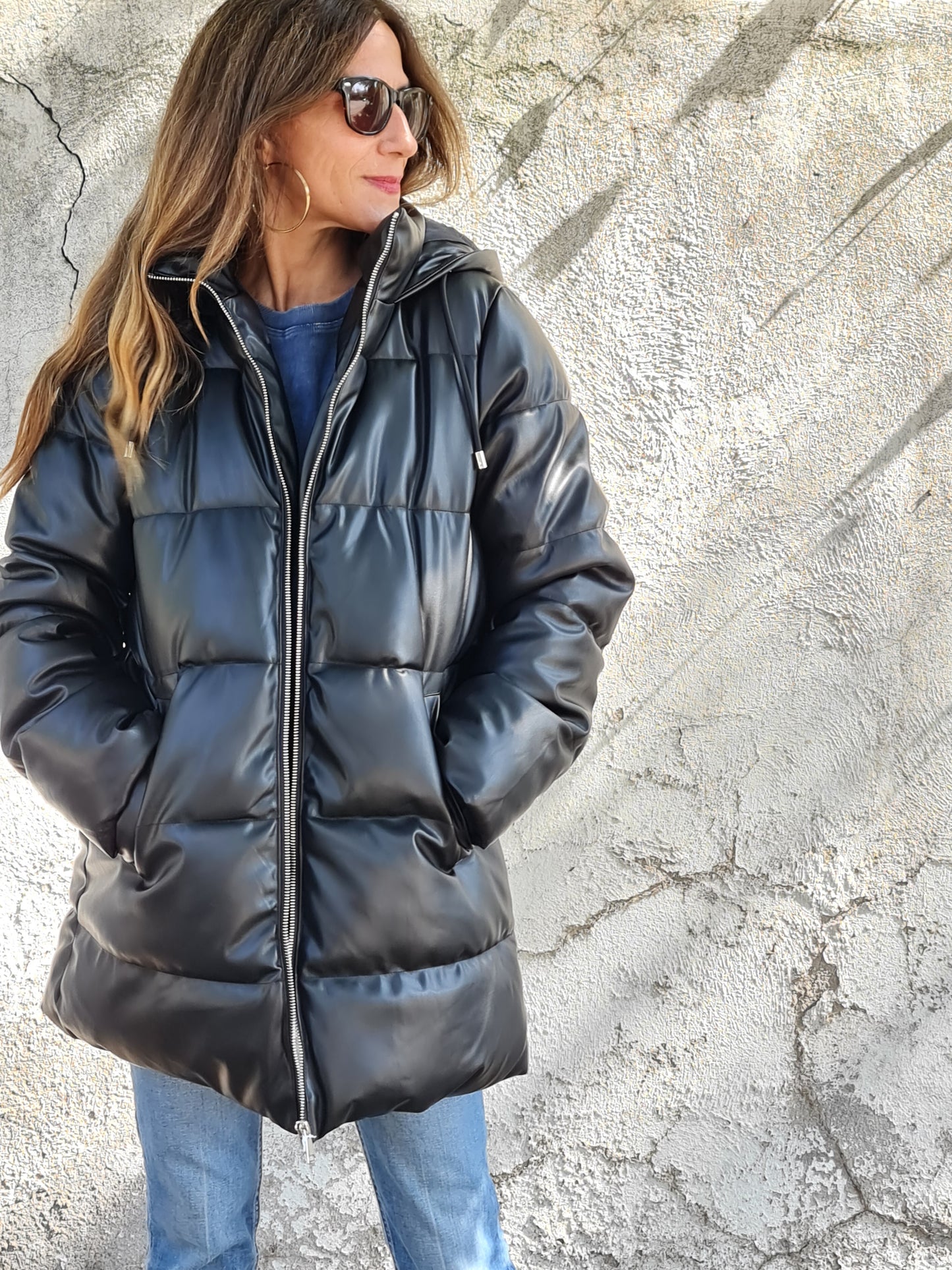 PARKA ECO CUERO NEGRA.