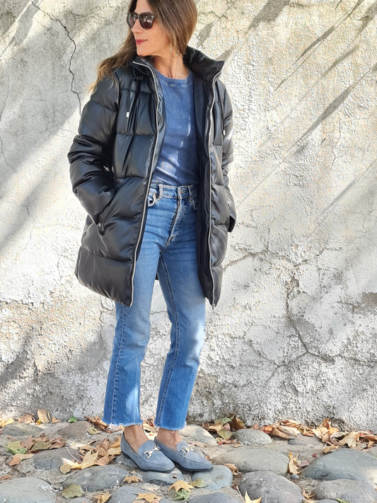 PARKA ECO CUERO NEGRA.