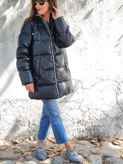 PARKA ECO CUERO NEGRA.