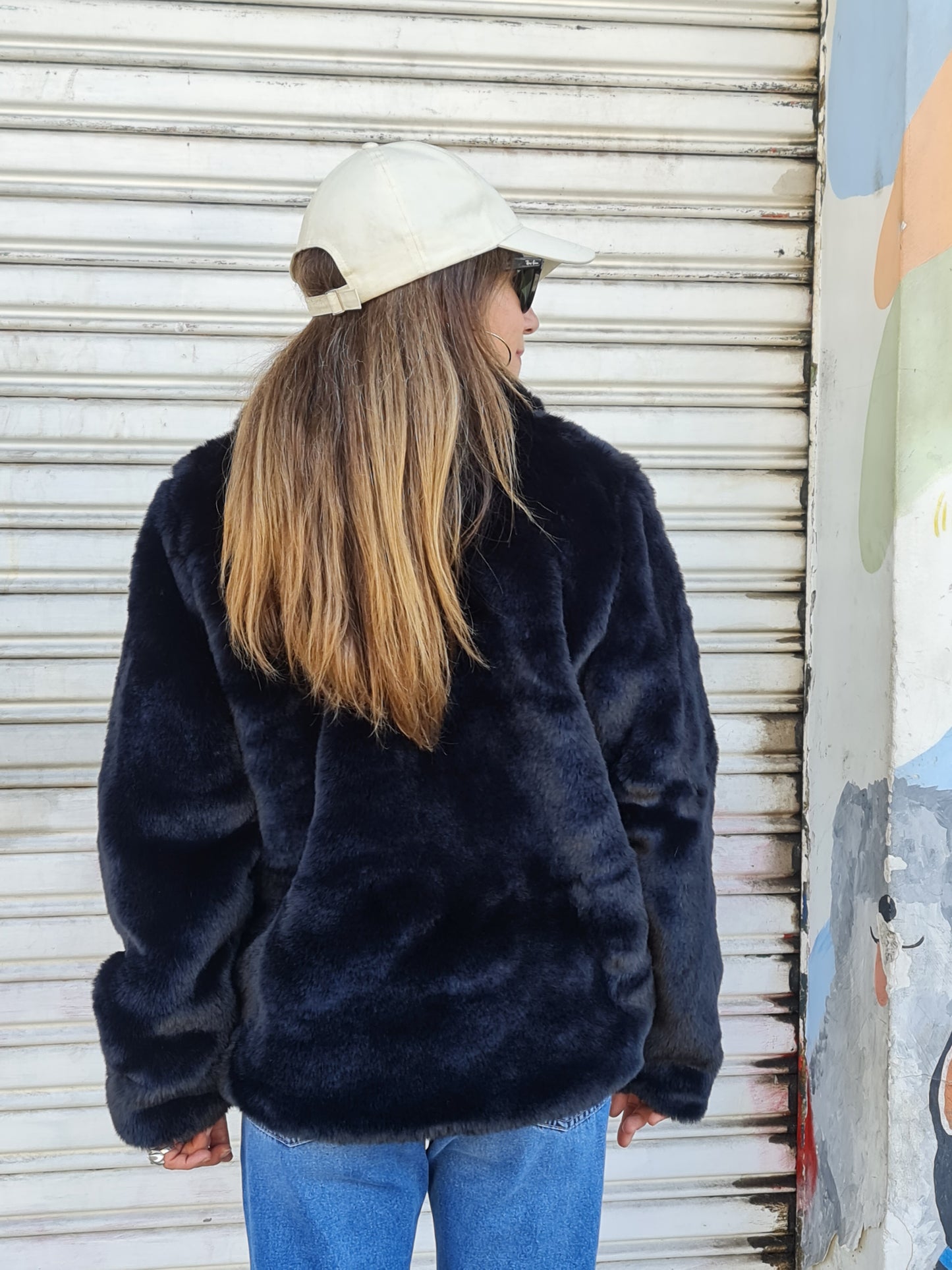 CHAQUETA PIEL NEGRA.