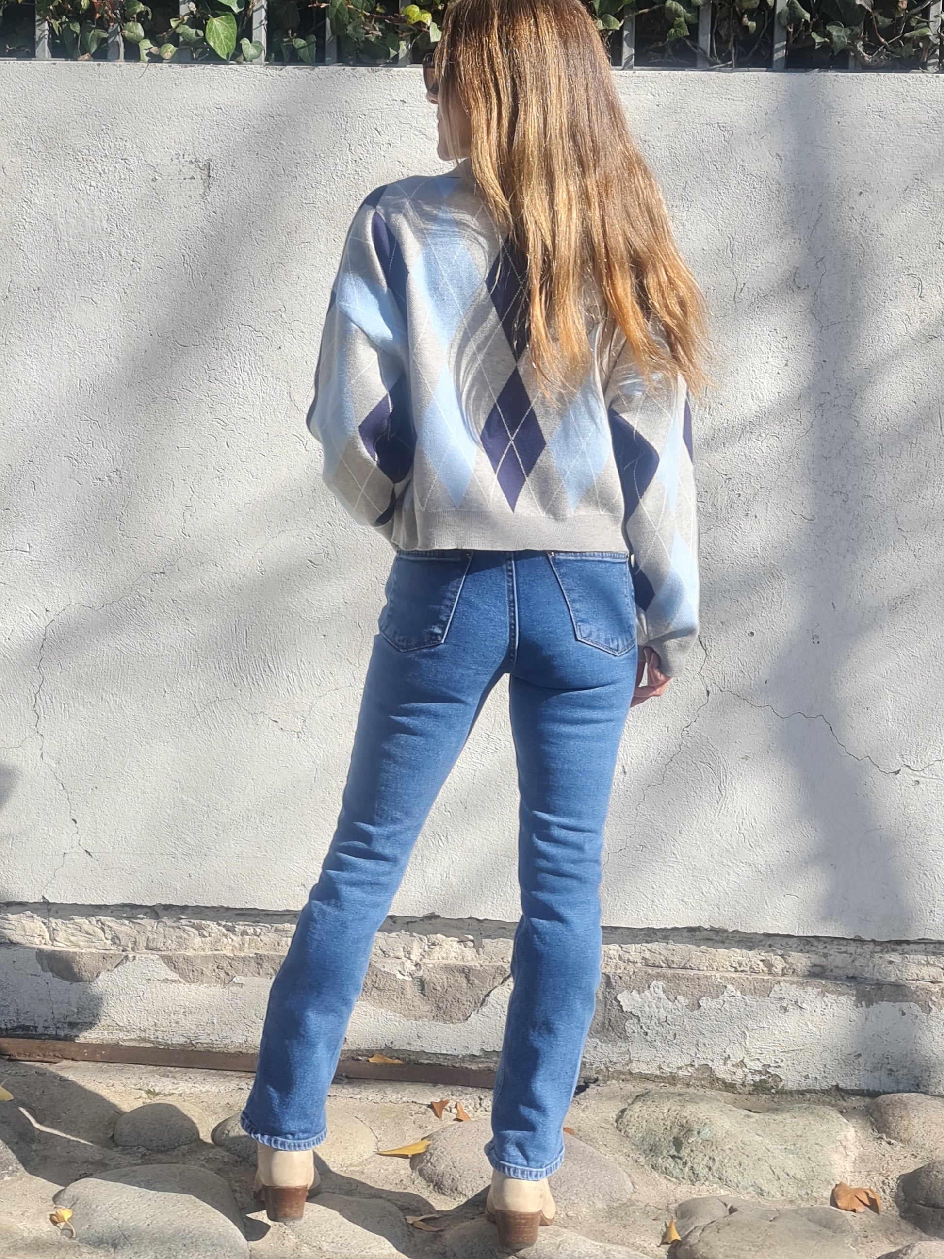 SWEATER ROMBO GRIS. - Quemepongo