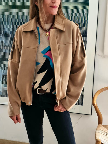 CHAQUETA RAMONA GAMUZA CAMEL SUAVE.