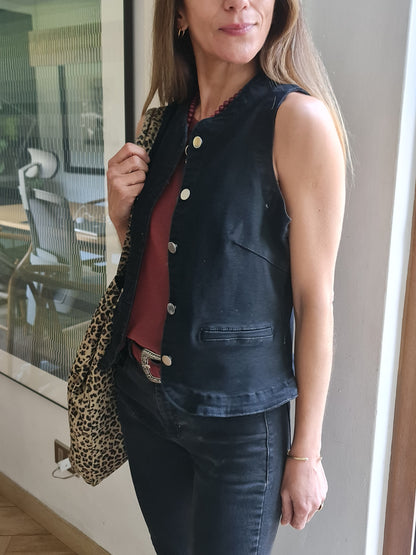 GILLET JEANS NEGRA.