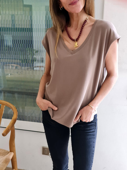 POLERA LOLA CAFE SUAVE.