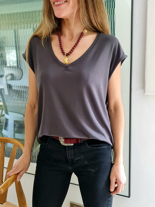POLERA LOLA GRIS.