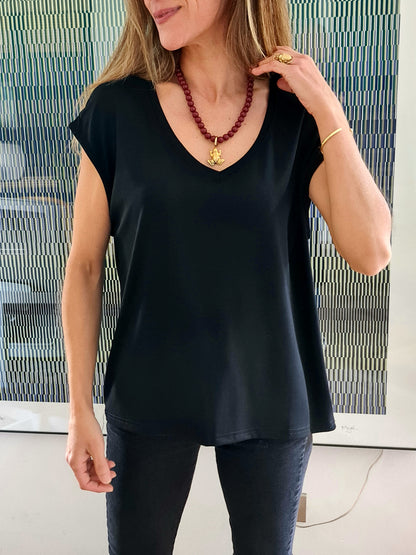 POLERA LOLA NEGRA -10% DCTO.