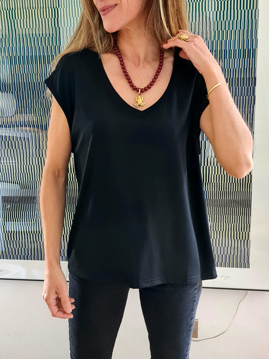 POLERA LOLA NEGRA.