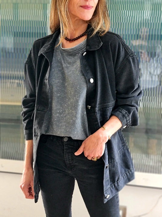 CHAQUETA DELIA JEANS NEGRA MEDIO.