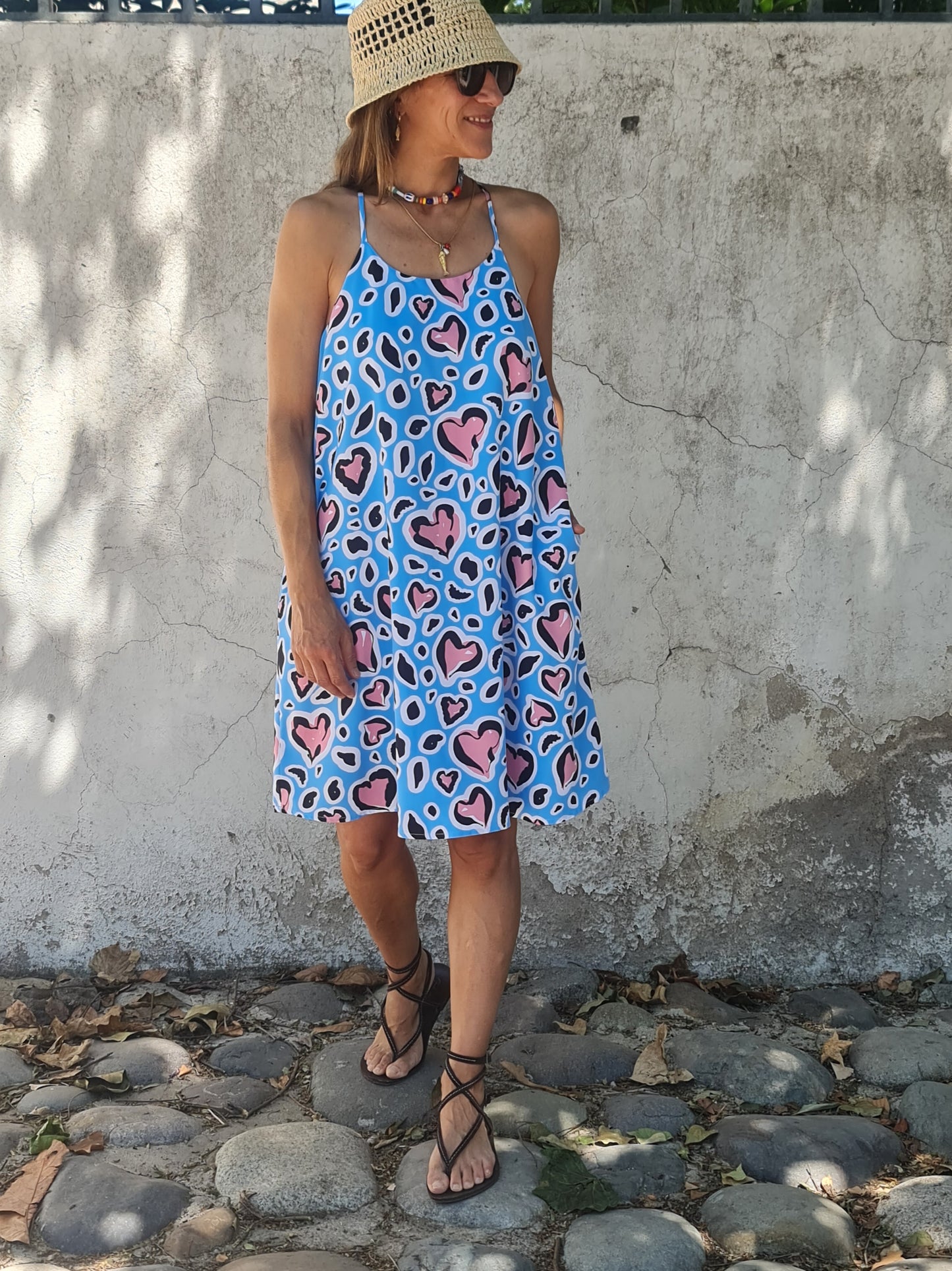 VESTIDO CORAZONES CELESTE -35% DCTO.