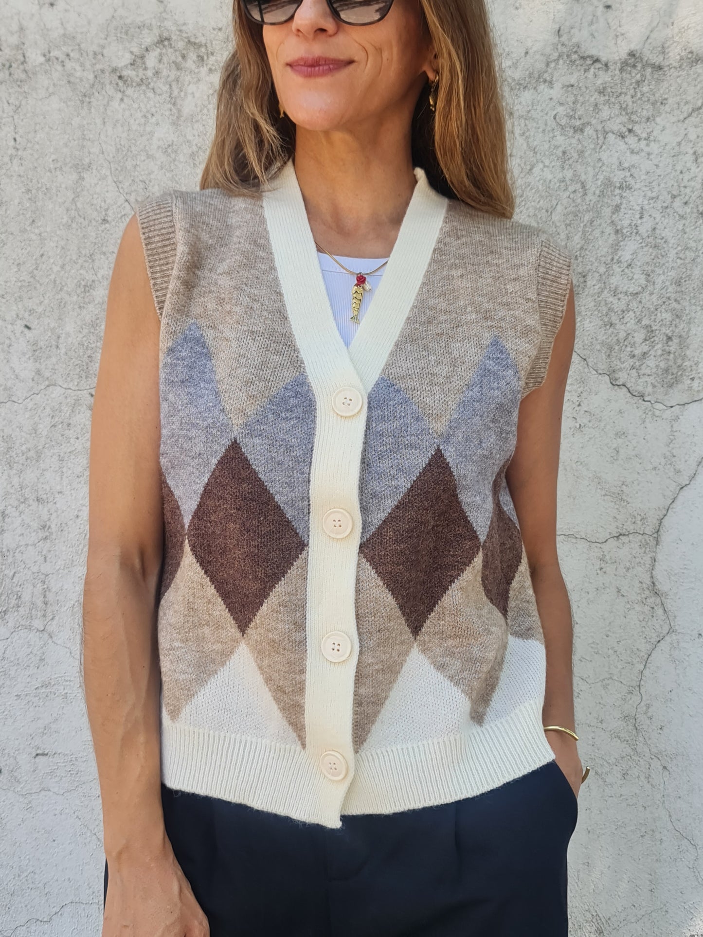 CHALECO ROMBO BEIGE -30% DCTO.