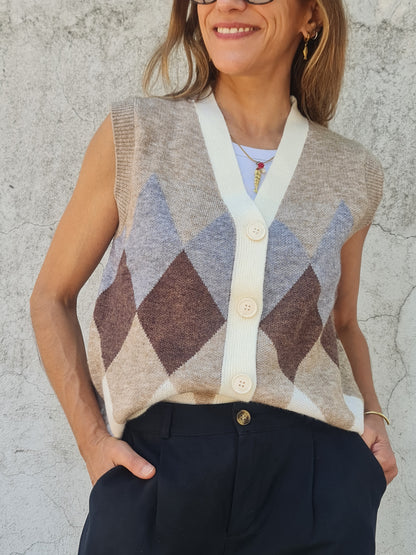 CHALECO ROMBO BEIGE -30% DCTO.